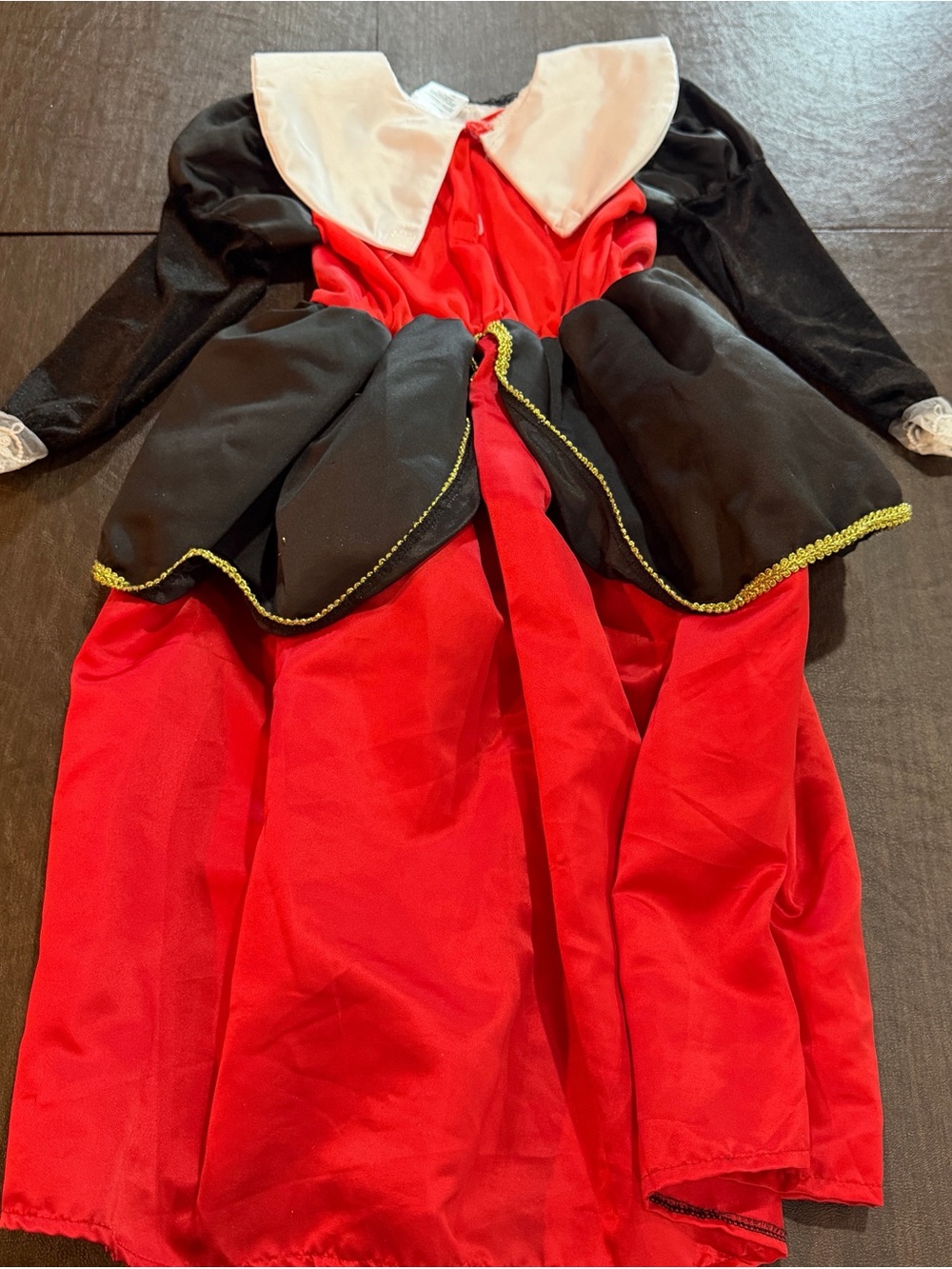 Red & Black Queen of Hearts Kids Costume Cape and Dress- Sz Small - Picture 9 of 11